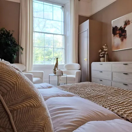 Exquisite 1-bed Flat In Clifton Lejlighed