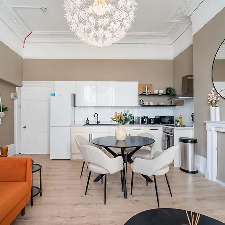 Exquisite 1-bed Flat In Clifton Bristol