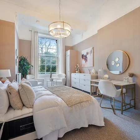 Exquisite 1-bed Flat In Clifton Bristol