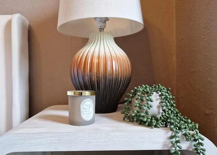 Exquisite 1-bed Flat In Clifton Bristol