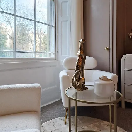 Apartment Exquisite 1-bed Flat In Clifton *